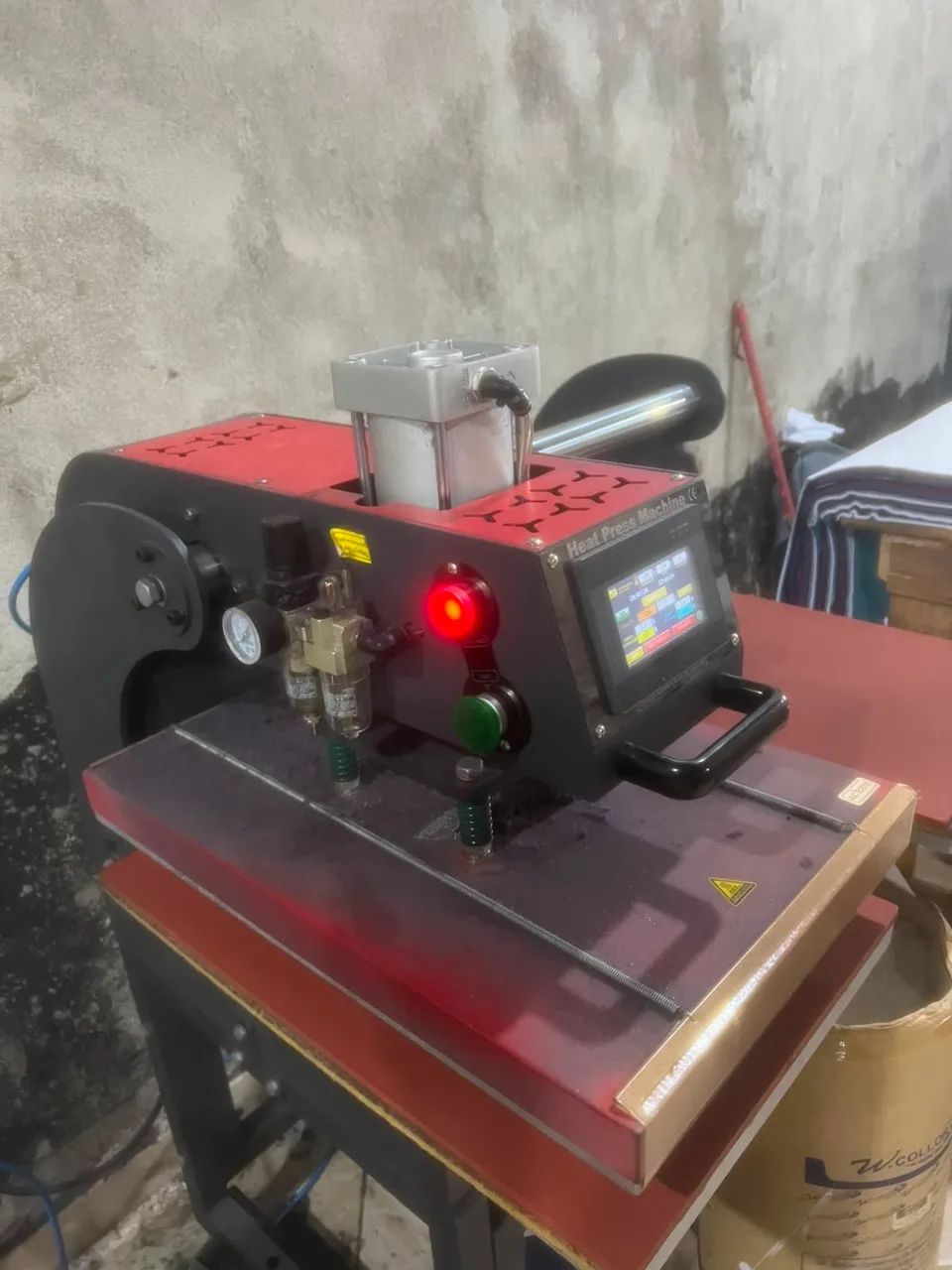 Prensa térmica pneumática automática  - Foto 2