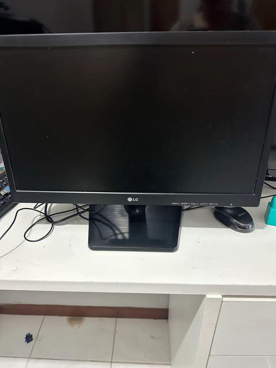 19" Monitor