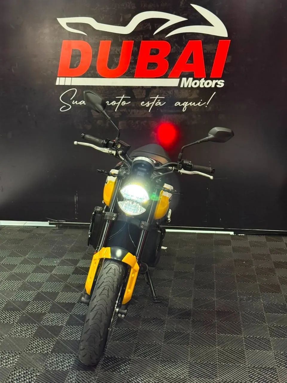Triumph TRIDENT 660 - Foto 5