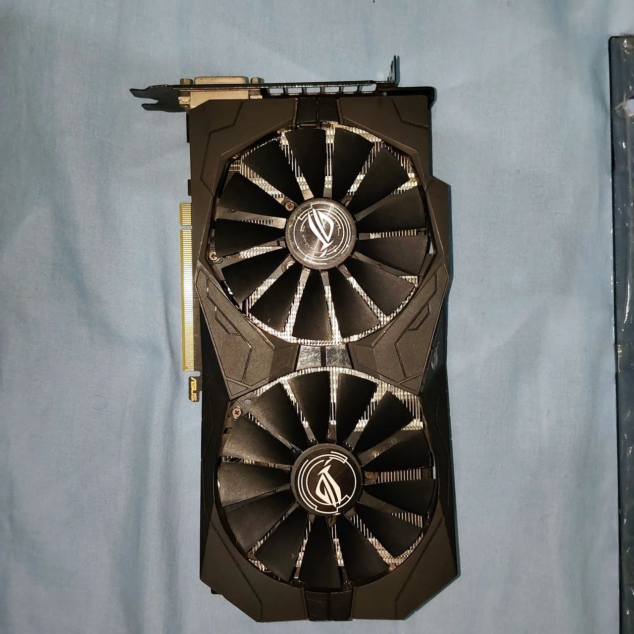 Placa de video Asus Rog RX570 4GB