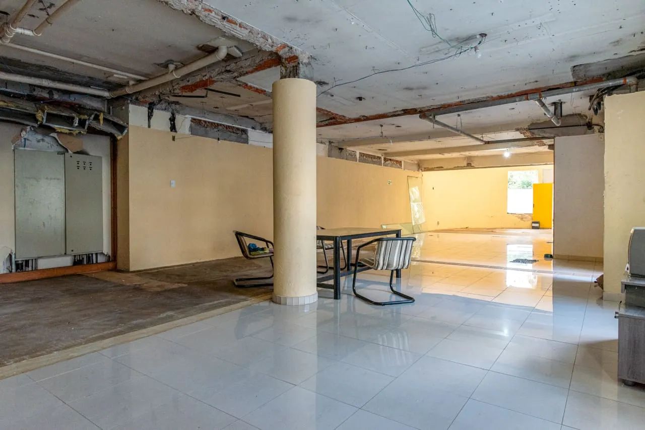 Casa comercial na Avenida Giovanni Gronchi, 5340  1505 m² - Foto 5