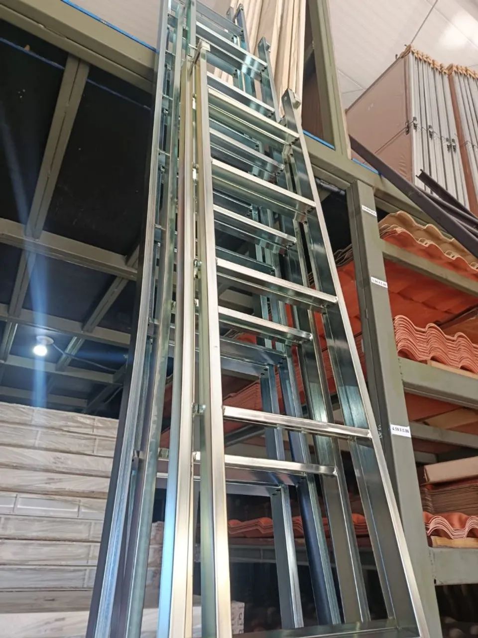 Escada de Aço - VER ANÚNCIO  - Foto 3