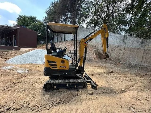 Mini Escavadeira aluguel - com/sem operador - Foto 2