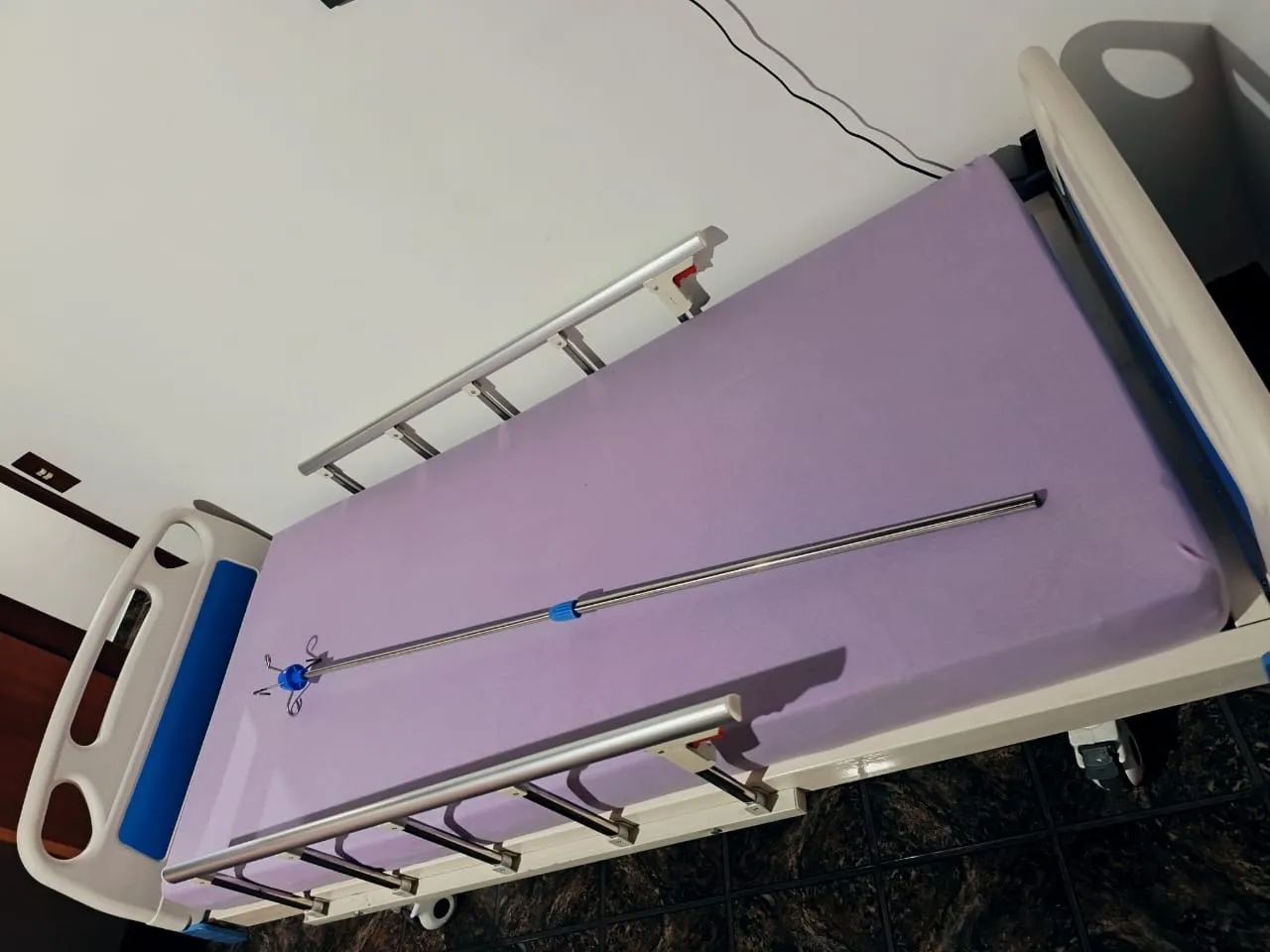 Cama hospitalar com colchão  - Foto 4