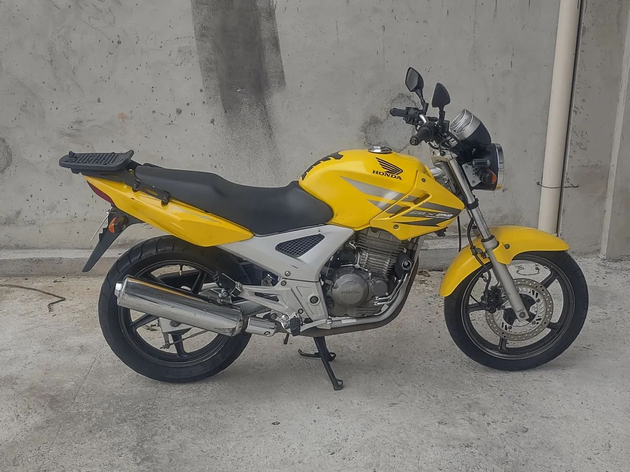 Cbx Twister 2008 - Foto 2