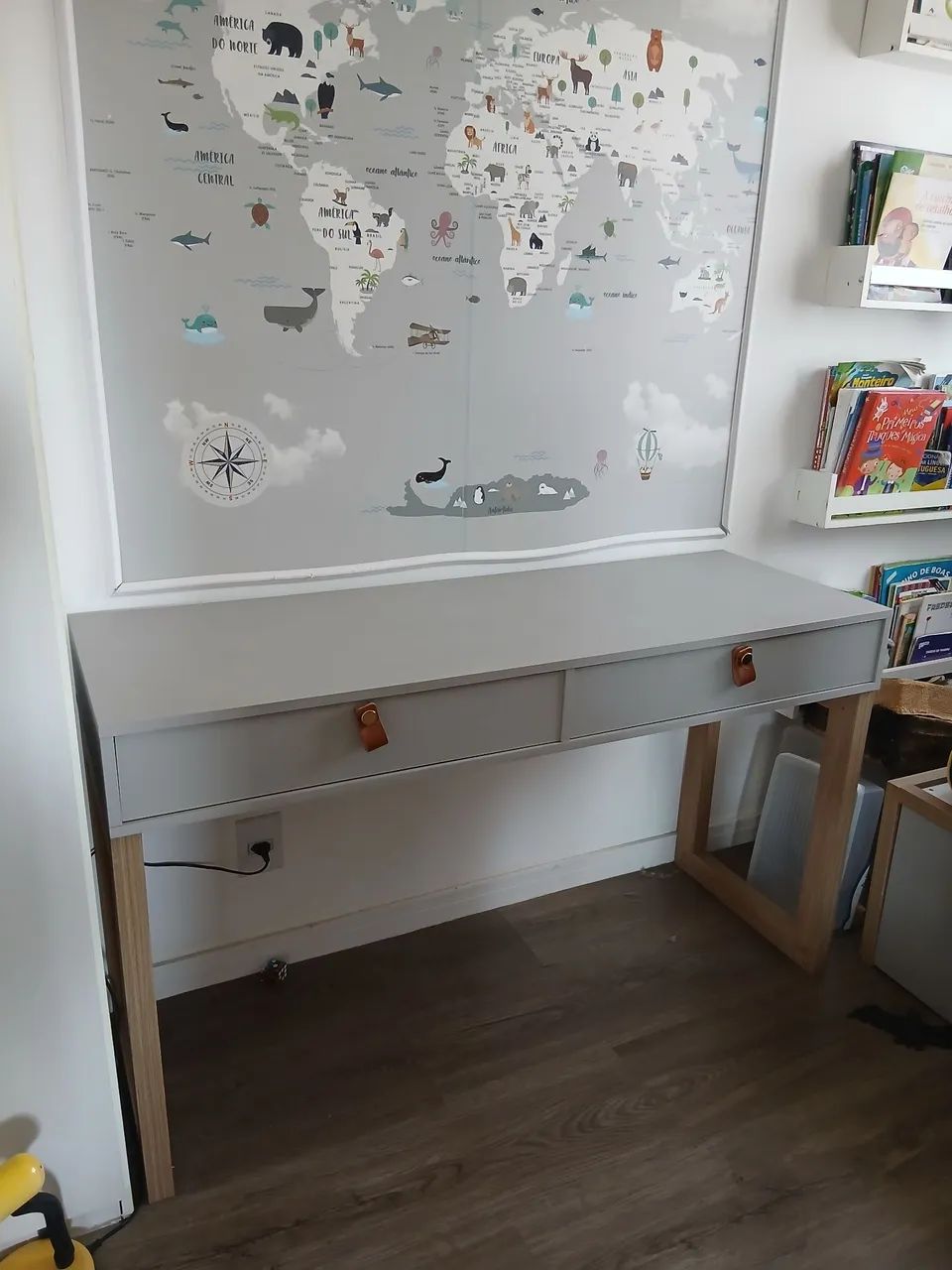 Mesa escrivaninha com gavetões  - Foto 2