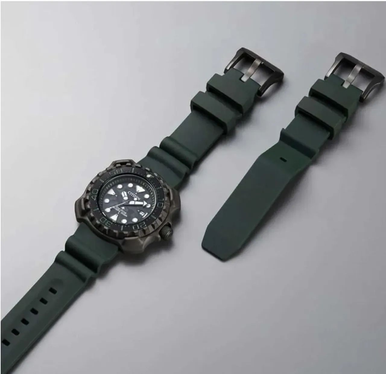 Relógio citizen tuna verde bn0228 titanium novo - Foto 4