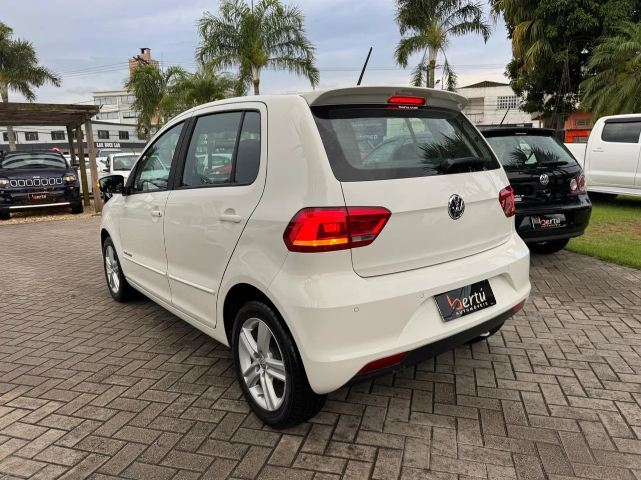 Volkswagen Fox Comfortline 1.0 Flex 12V 5P 2017 - Foto 2