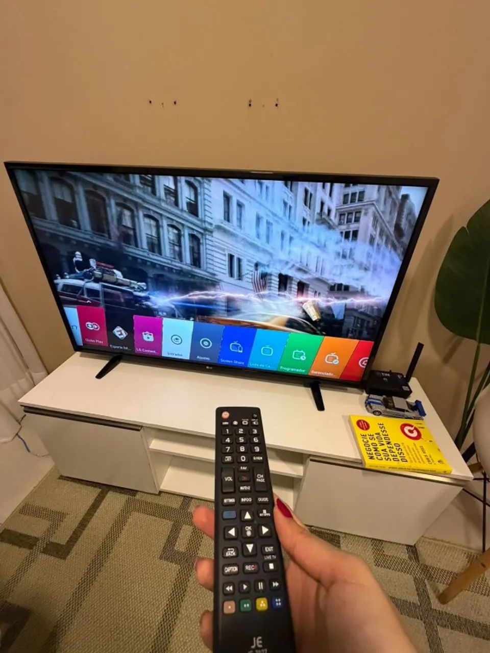 TV LG 49 Polegadas em perfeito estado - Foto 3