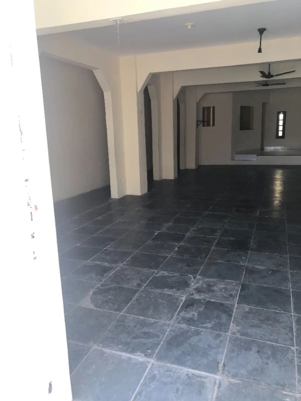 Alugo um Ponto Comercial em Itapoan - Foto 2