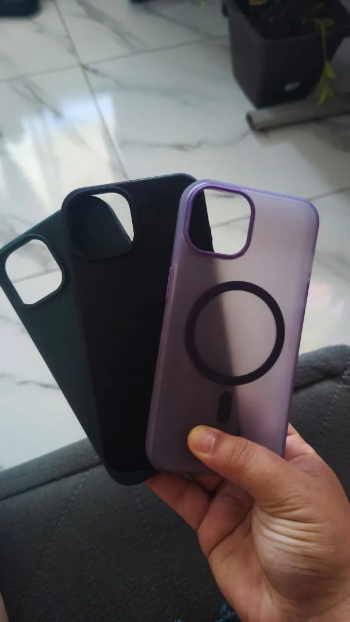 Vendendo 11 Capas Iphone 14 - Usadas - Foto 3