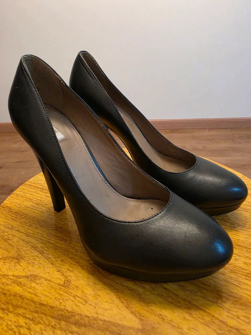 Scarpin meia-pata em couro - Foto 4