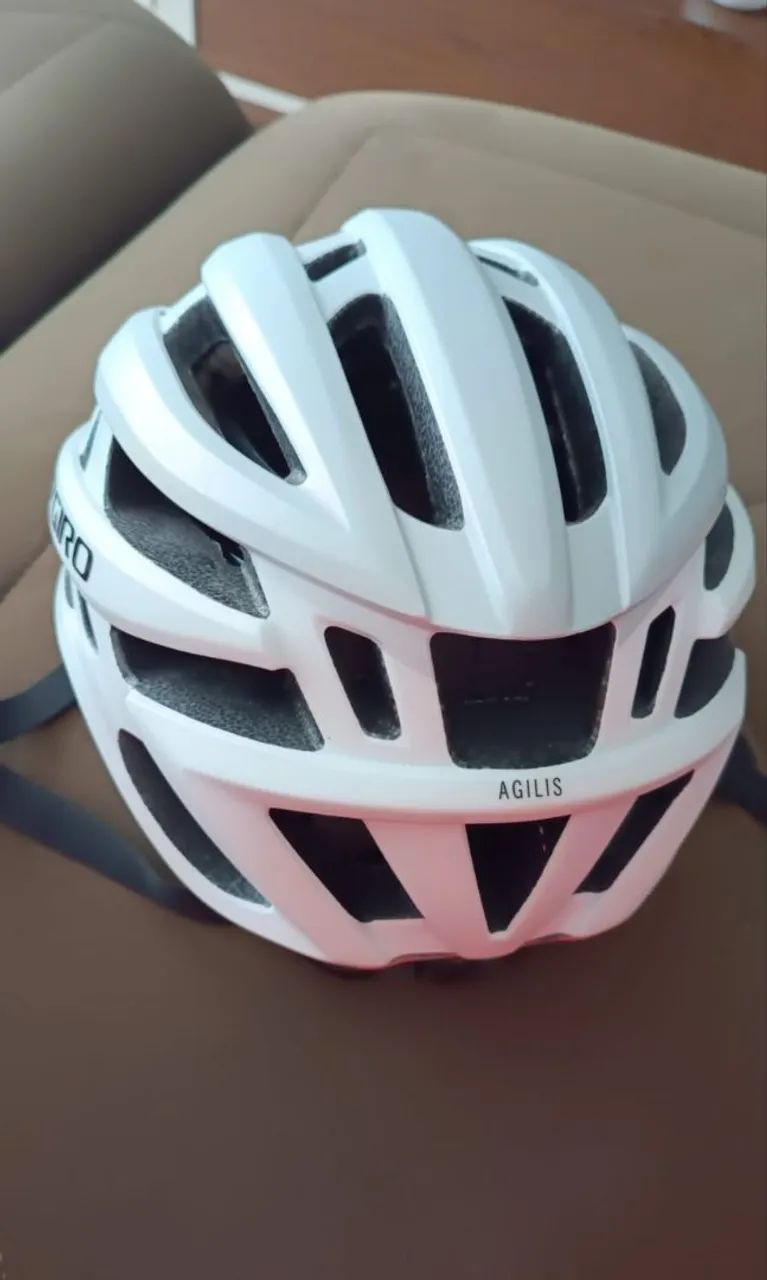 Vendo capacete semi-novo GIRO  - Foto 2