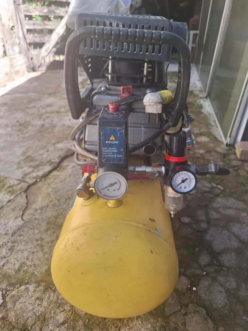 Compressor para pintura ótimo estado 35L - Foto 3