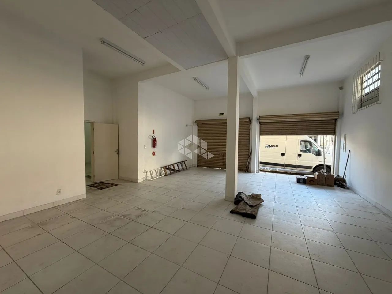 LOJAS COMERCIAIS INTEGRADAS À VENDA EM BARREIROS, SÃO JOSÉ - 120 m² PRIVATIVOS E PÁTIO NOS - Foto 2