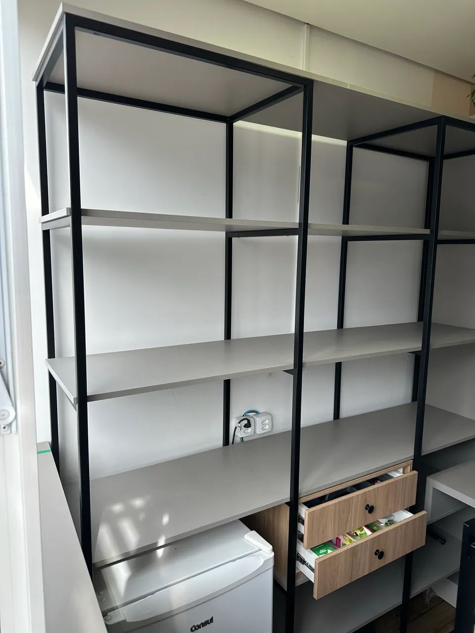 Armário Mdf com ferro  - Foto 4