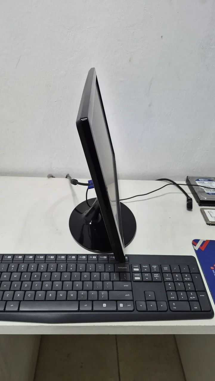 Monitor LED Samsung 19" SyncMaster S19B300B  - Funcionando Perfeitamente.  - Foto 3