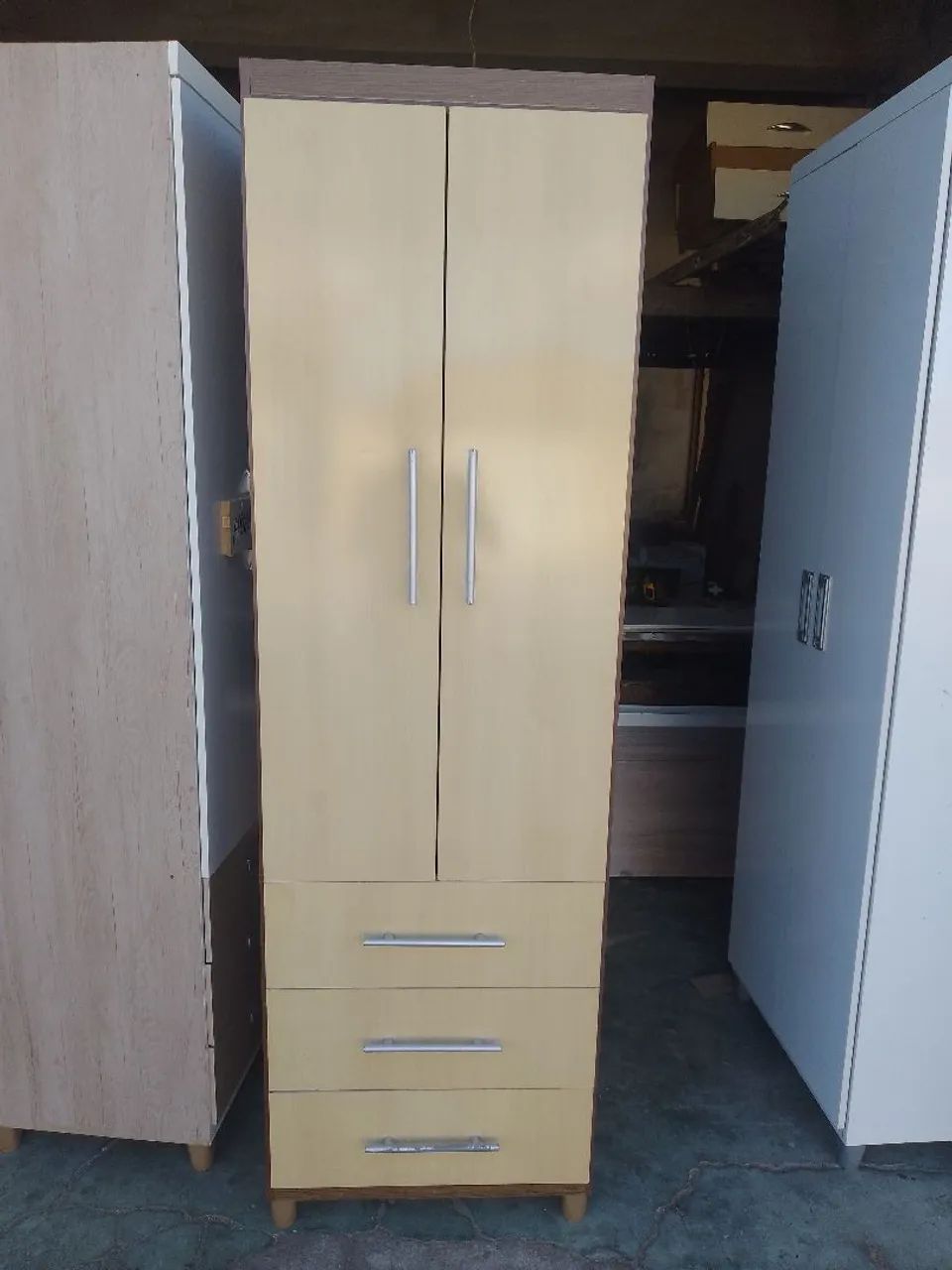 Guarda roupa 2 portas artesanal 