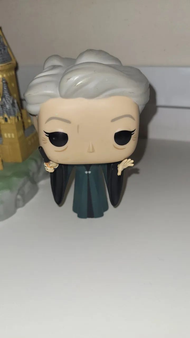 Fundo pop town Minerva Mcgonagall com castelo de Hogwarts - Foto 2