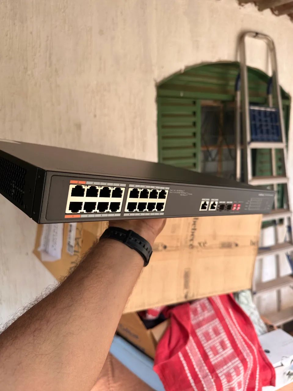 Switch Intelbras 18 Portas S1118f-pa - Foto 2