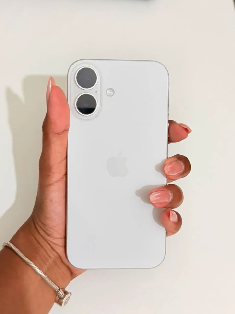 iPhone 16 branco