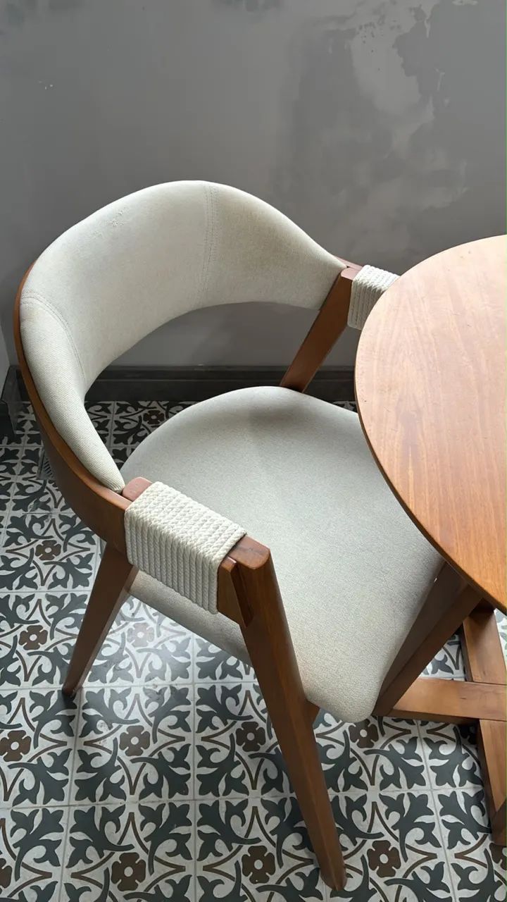 Mesa com duas cadeiras  - Foto 5