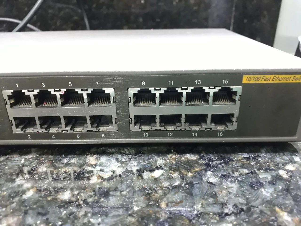 Switch 16 portas + roteador 