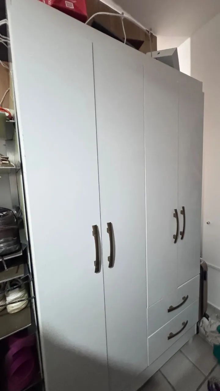 Guarda roupa de solteiro