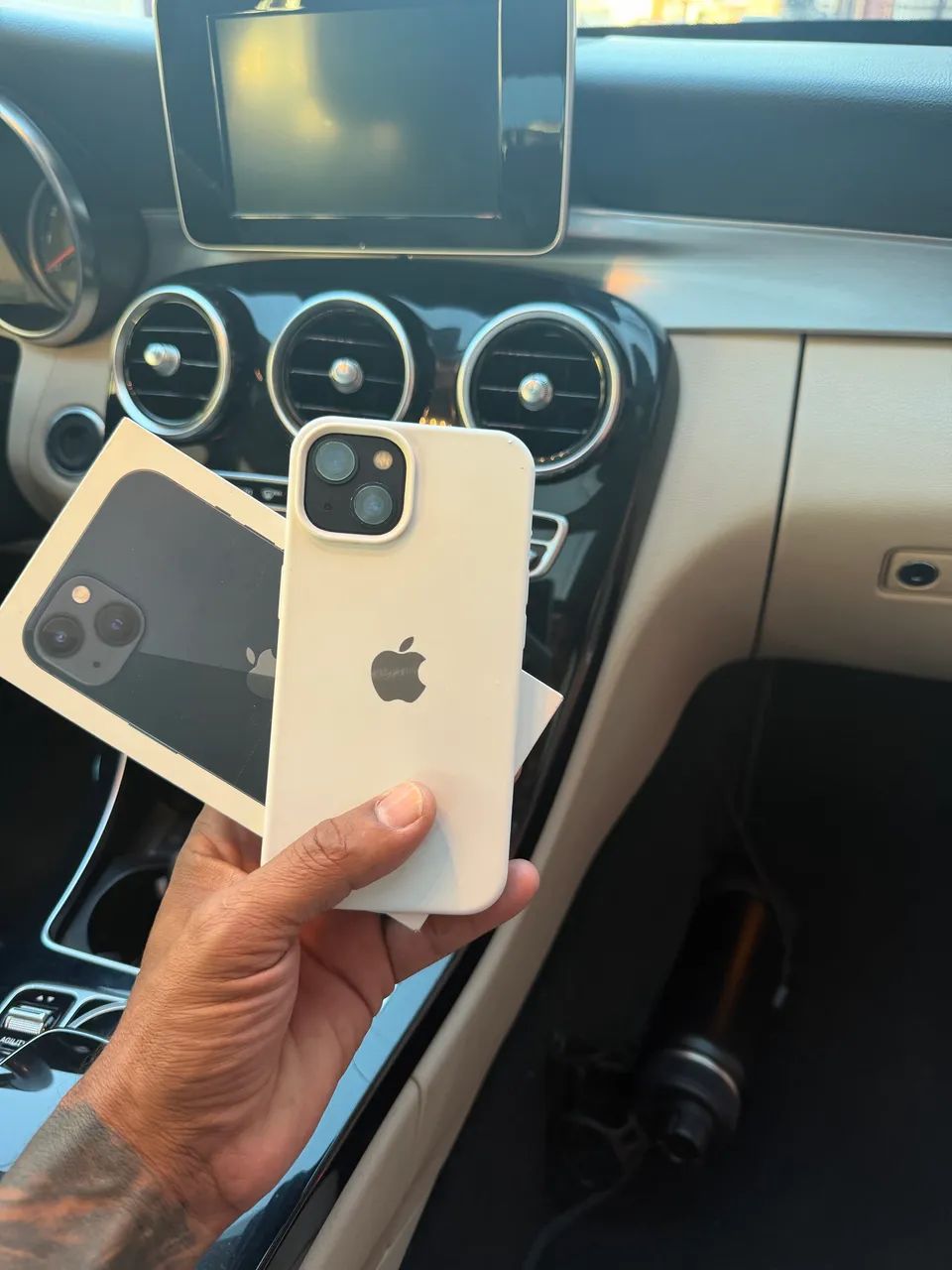 iPhone 13 black 128 gigas com caixa  - Foto 3