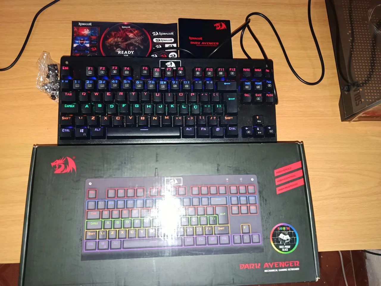 Teclado DarkAvenger V1 Redragon switch RED 