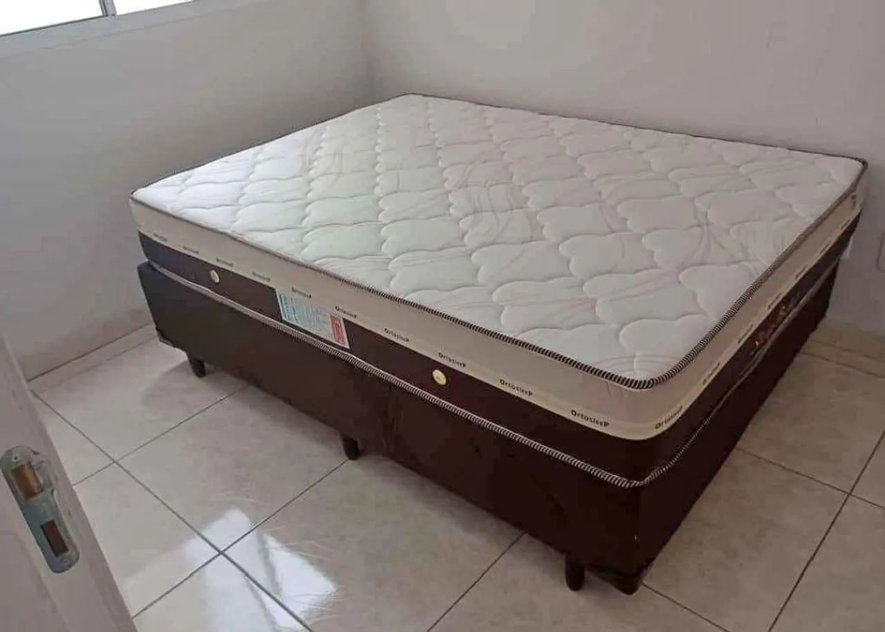 Cama casal com colchão molas ensacadas grátis travesseiro 