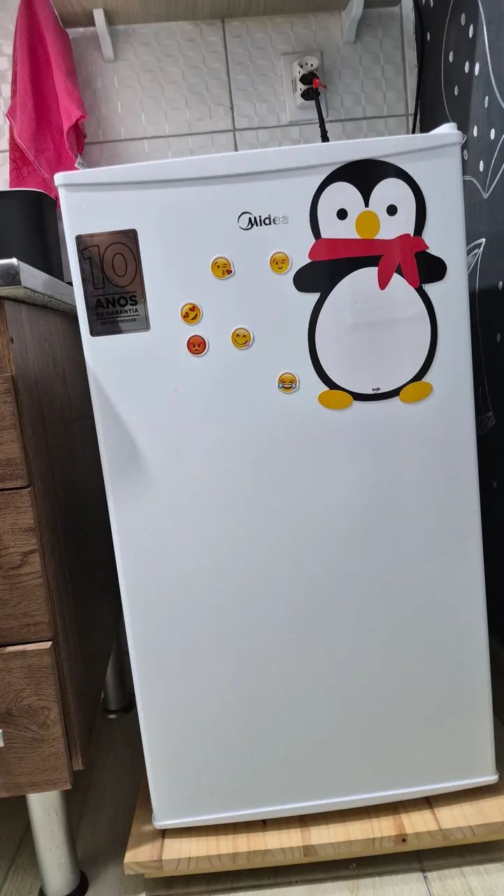 Frigobar Midea 93 L 