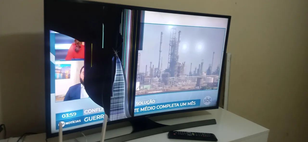 Tv Samsung 40 polegadas trincada