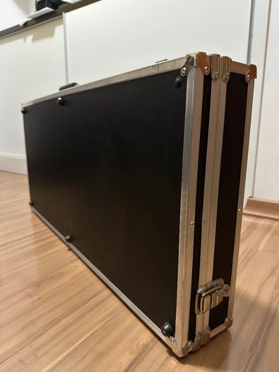 Hard Case para Pedais - 92 x 43 cm - Excelente estado