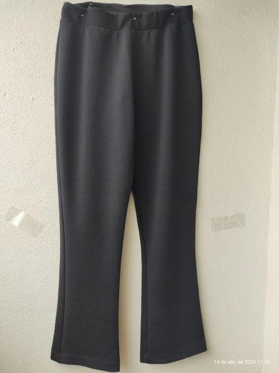 calça plus size preta reta tamanho 52 - Foto 3