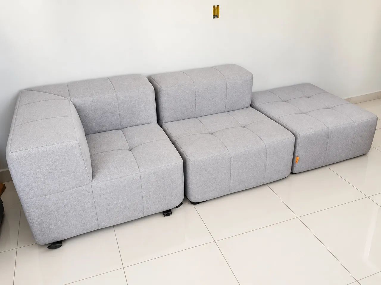 Sofá na Caixa modular 2 lugares em Boucle - 1 Braço com Apoio de pé