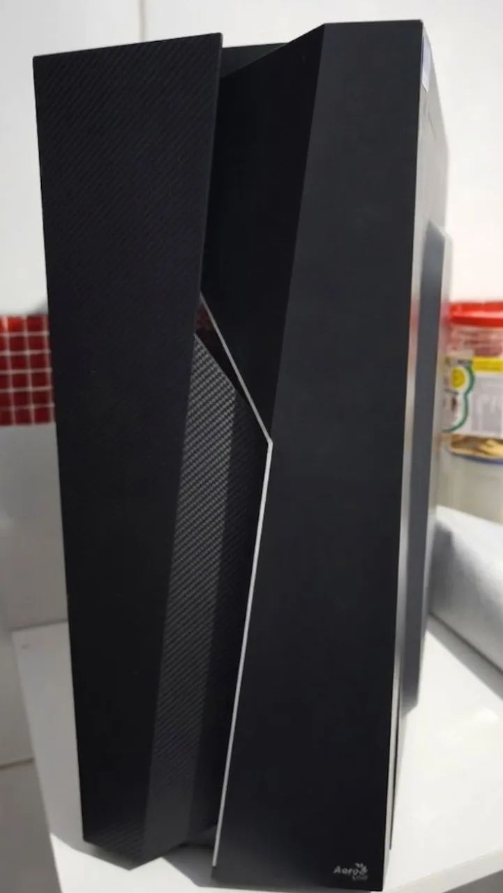Gabinete Computador Aero Cool -Boas condições.
