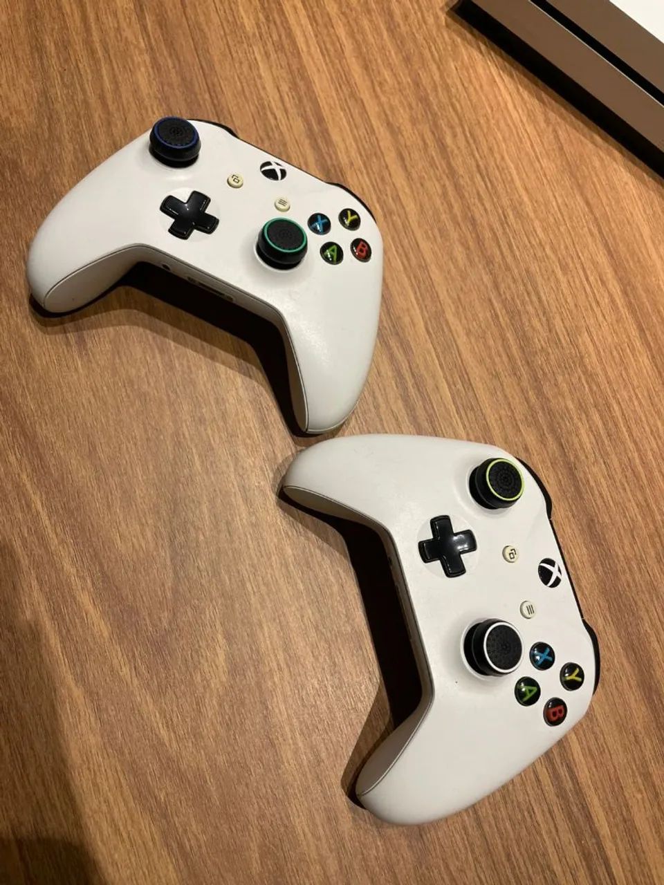 Xbox one s usado cabos e controles  - Foto 2