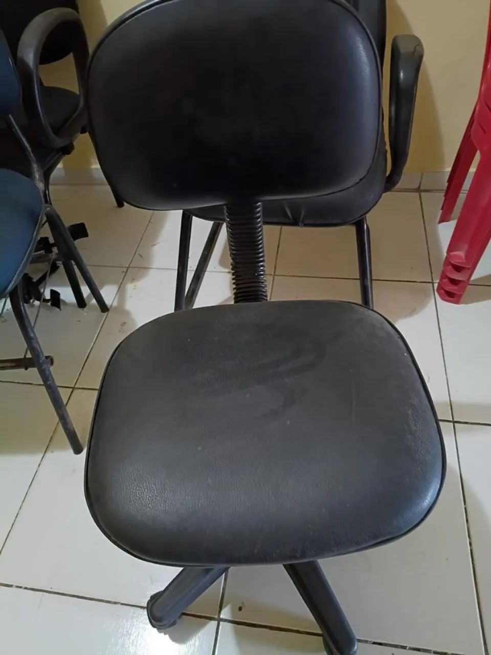 Cadeira acoxoadas  - Foto 3