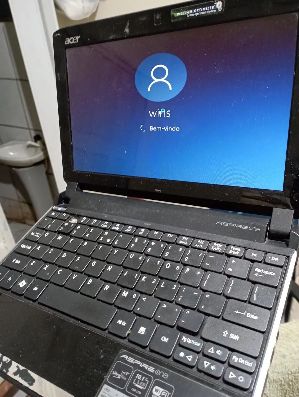 Netbook compacto bateria segurando windows 10 só pega e usar leia abaixo não troco
