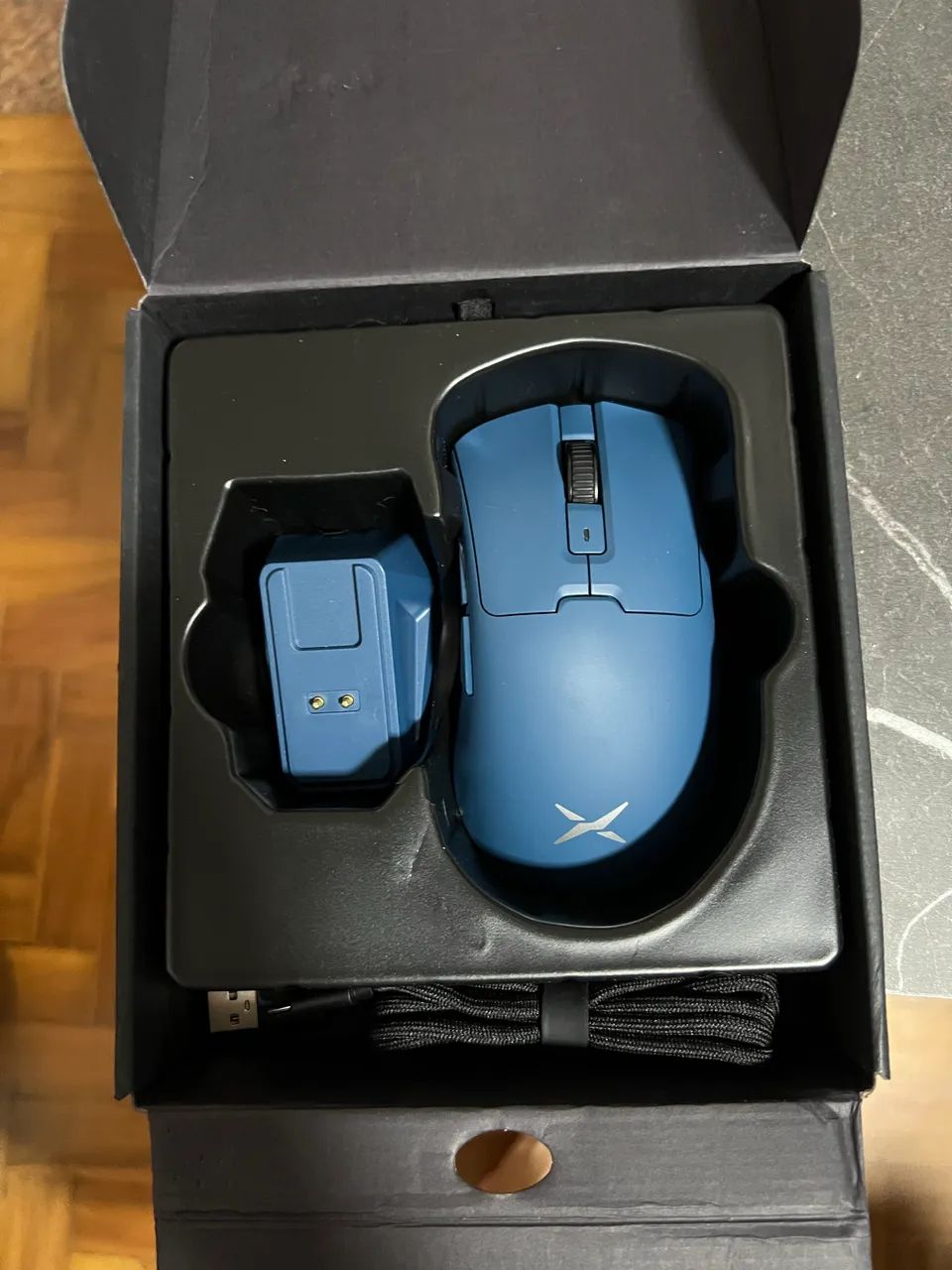 Mouse Deluxe M900PRO com doca de carregamento  - Foto 4