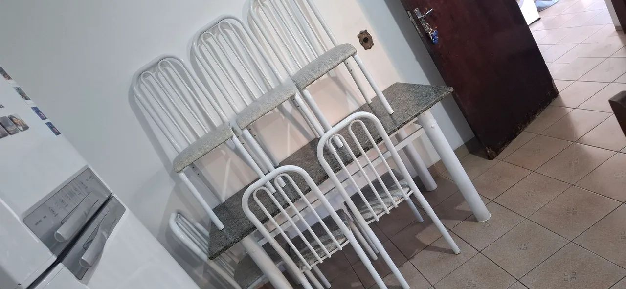 Mesa marmore com 6 cadeiras  - Foto 5
