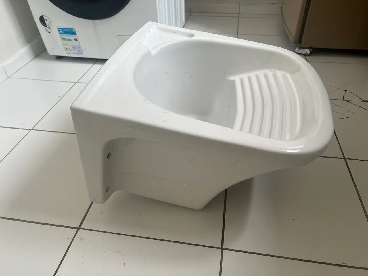 Tanquinho de lavar roupa branco usado - Foto 4
