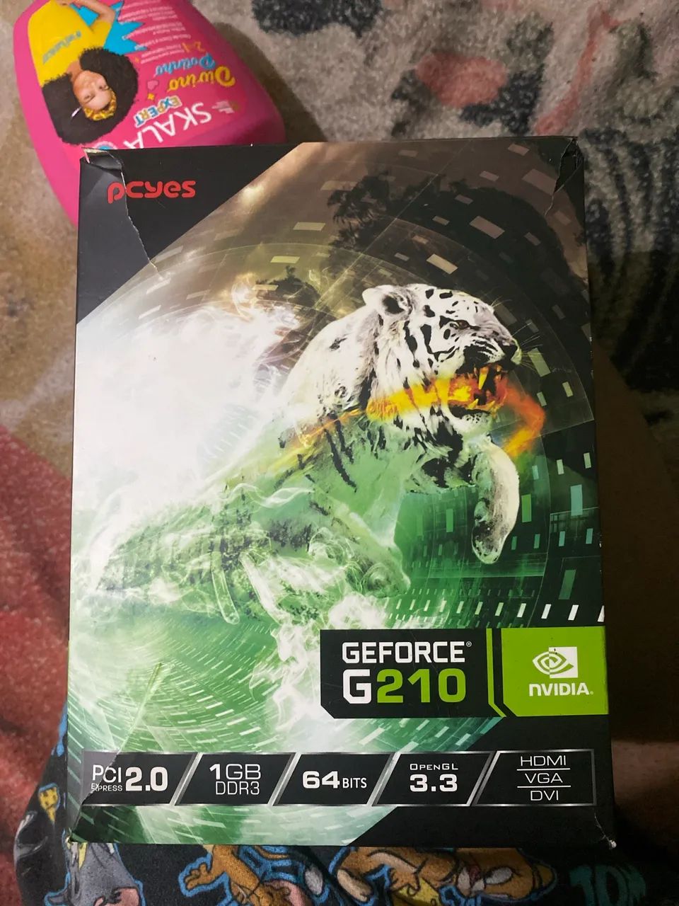 Placa de vídeo GT 210 Pcyes + Adaptador