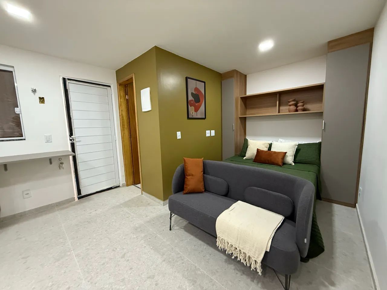 Aluga Kitnet / studio na Curicica | Prédio novo