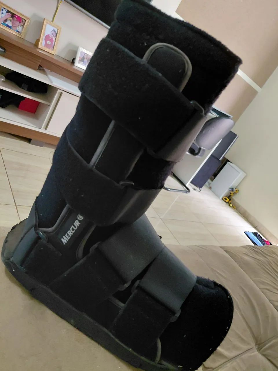 Bota imobilizadora em ótimo estado 
