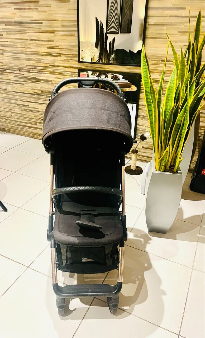 Carrinho de bebê importado e dobrável.  - Foto 3