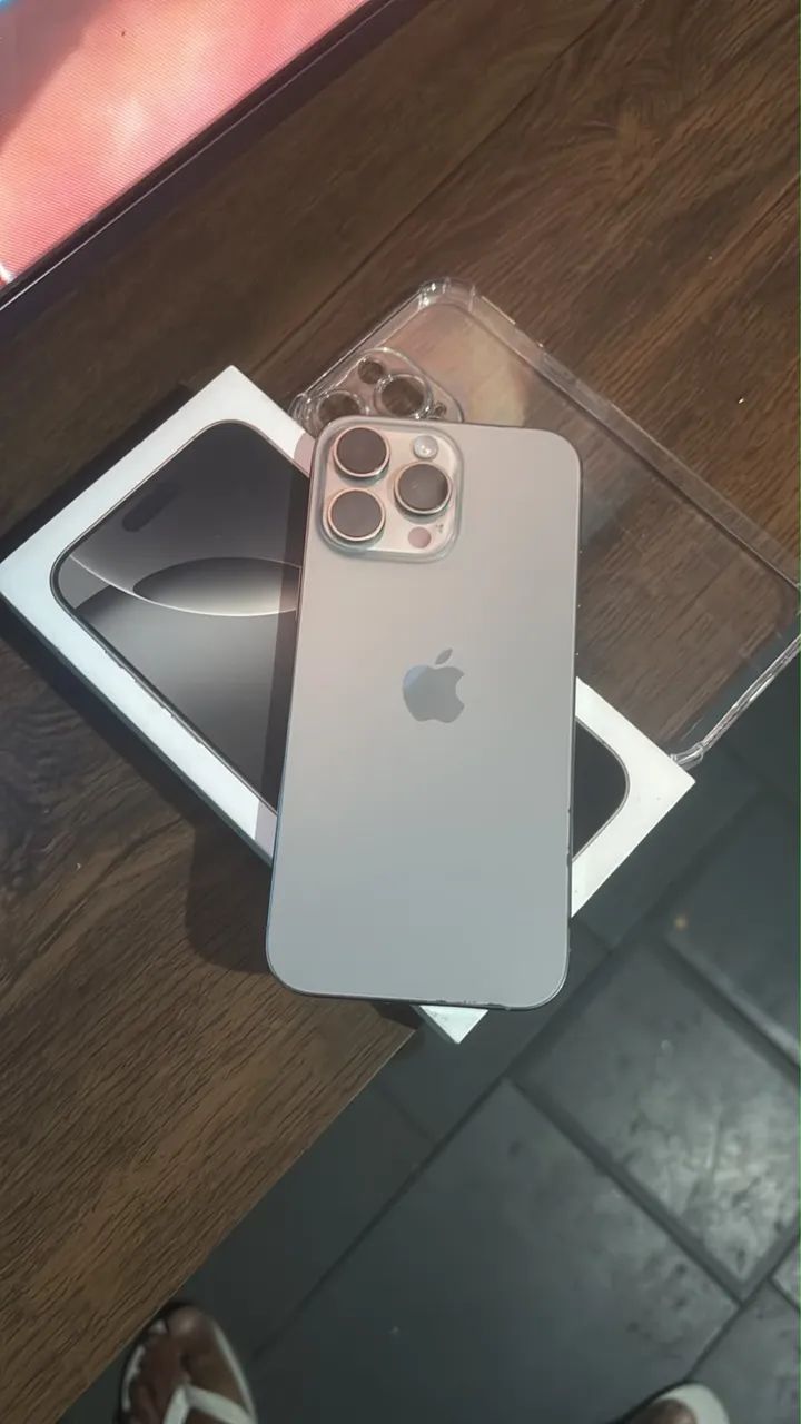 Vendo ou troco iPhone 16 pro max titânio  - Foto 4