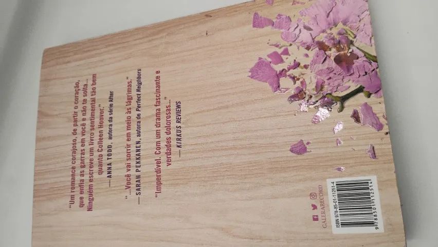 kit 2 livros é assim que acaba e é assim que começa - Foto 5