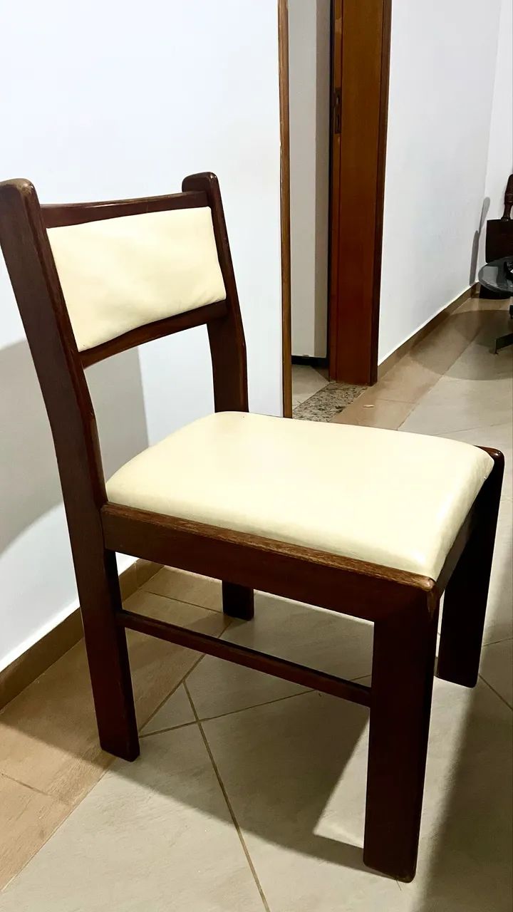 Conjunto Mesa De Jantar Extensível Em Madeira Maciça + 5 Cadeiras Estofadas - Foto 3